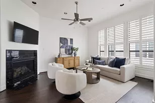 2105 Woodhead St, Houston, TX 77019 - Photo 9