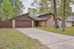 2075 Little Cedar Dr, Houston, TX 77339 - Photo 3