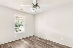 10331 Whisper Bluff Dr, Humble, TX 77396 - Photo 11