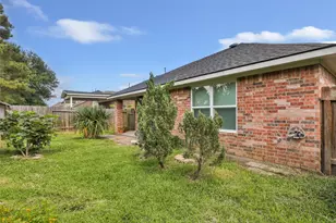 10331 Whisper Bluff Dr, Humble, TX 77396 - Photo 15