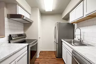 6001 Reims Rd, Houston, TX 77036 - Photo 3