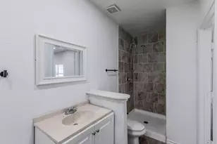 301 E Dumble St, Alvin, TX 77511 - Photo 21