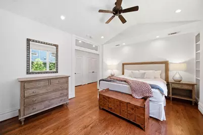220 W 10th Street, Houston, TX 77008 - Photo 11