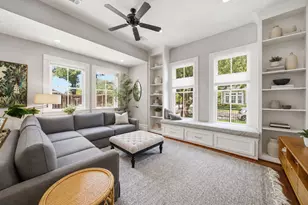 220 W 10th St, Houston, TX 77008 - Photo 5