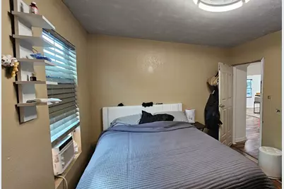 402 W James Avenue, Baytown, TX 77520 - Photo 15