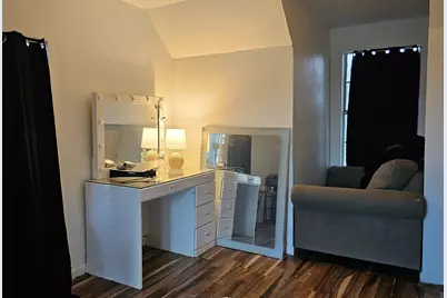 402 W James Avenue, Baytown, TX 77520 - Photo 19