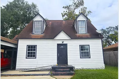 402 W James Avenue, Baytown, TX 77520 - Photo 1