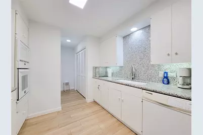 9333 Memorial Drive #410, Houston, TX 77024 - Photo 23