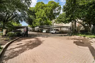 1100 Augusta Dr, Houston, TX 77057 - Photo 5