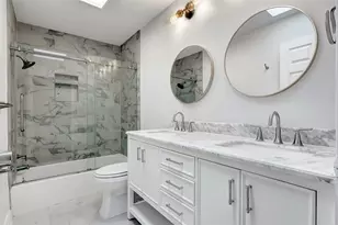 7 Briar Dale Ct, Houston, TX 77027 - Photo 15