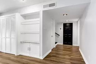 7 Briar Dale Ct, Houston, TX 77027 - Photo 3