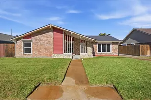 7706 Chantilly Cir, Galveston, TX 77551 - Photo 1