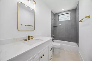 1323 W 22nd St, Houston, TX 77008 - Photo 25