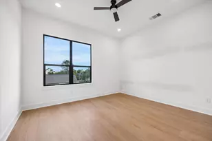 1323 W 22nd St, Houston, TX 77008 - Photo 17