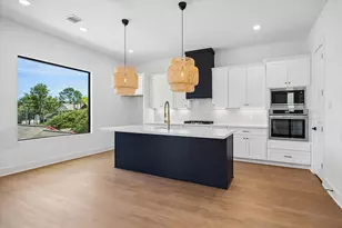 1323 W 22nd St, Houston, TX 77008 - Photo 1