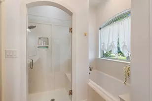 636 W Lake Dr, Livingston, TX 77351 - Photo 33