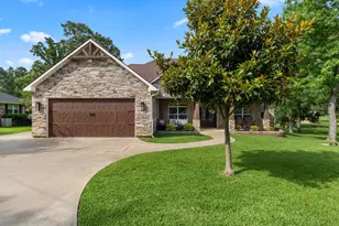 636 W Lake Dr, Livingston, TX 77351 - Photo 3