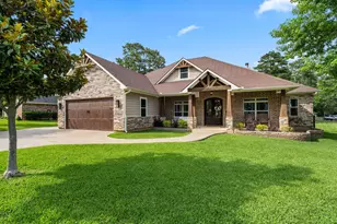 636 W Lake Dr, Livingston, TX 77351 - Photo 1