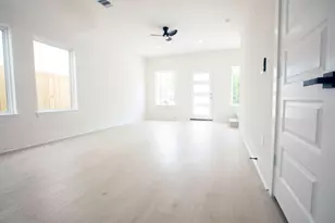 4137 Mallow St, Houston, TX 77051 - Photo 9