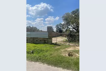 7317 Roswell Street, Houston, TX 77022 - Photo 1