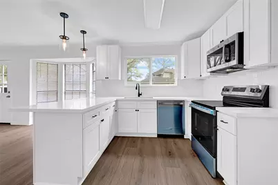 818 Lochnell Drive, Houston, TX 77062 - Photo 9