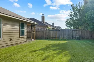 1135 Treasure Ct, Baytown, TX 77521 - Photo 33