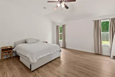 1135 Treasure Court, Baytown, TX 77521 - Photo 15