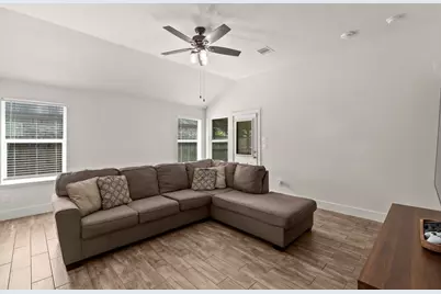 1135 Treasure Court, Baytown, TX 77521 - Photo 7