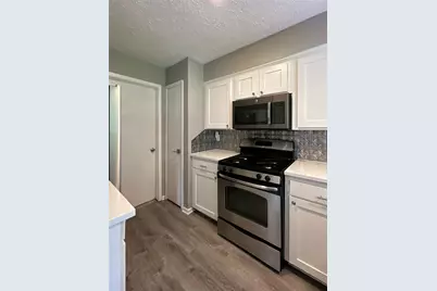 26403 Hunters Hollow Drive, Spring, TX 77380 - Photo 7