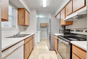 2800 Jeanetta St, Houston, TX 77063 - Photo 7