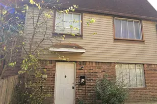 8379 La Roche Ln, Houston, TX 77036 - Photo 3