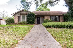 5950 Pinkstaff Ln, Beaumont, TX 77706 - Photo 1