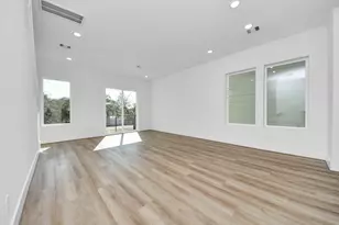 4802 Elysian St, Houston, TX 77009 - Photo 9