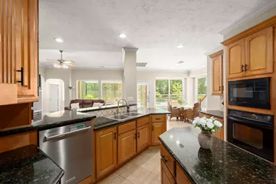 8961 Fallsbrook Court, Conroe, TX 77302 - Photo 13