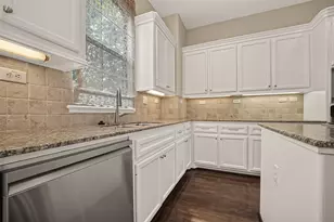 546 Bomar St, Houston, TX 77006 - Photo 21