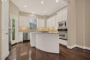 546 Bomar St, Houston, TX 77006 - Photo 19