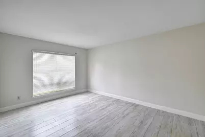 2230 S Piney Point Road #104, Houston, TX 77063 - Photo 9