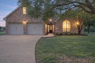 1010 Mockingbird Ln, Richwood, TX 77531 - Photo 3