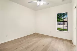 1010 Mockingbird Ln, Richwood, TX 77531 - Photo 17