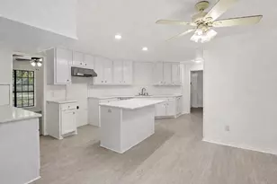 1010 Mockingbird Ln, Richwood, TX 77531 - Photo 9
