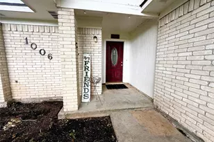 1006 Fairlane Dr, Ganado, TX 77962 - Photo 3