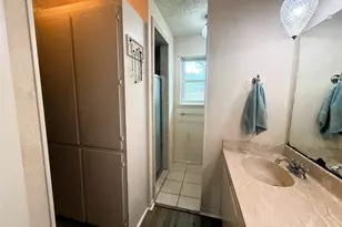 1006 Fairlane Dr, Ganado, TX 77962 - Photo 15