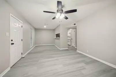 910 7th Avenue N #6, Texas City, TX 77590 - Photo 3