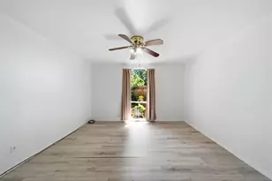 4629 Wild Indigo St, Houston, TX 77027 - Photo 11