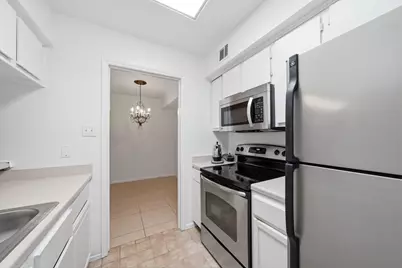 4629 Wild Indigo Street #581, Houston, TX 77027 - Photo 7