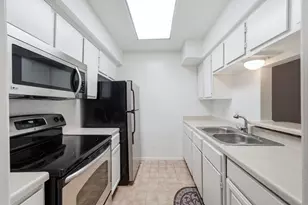 4629 Wild Indigo St, Houston, TX 77027 - Photo 5