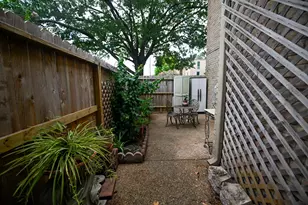 4629 Wild Indigo St, Houston, TX 77027 - Photo 13