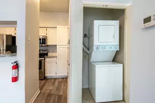 8055 Cambridge St, Houston, TX 77054 - Photo 5