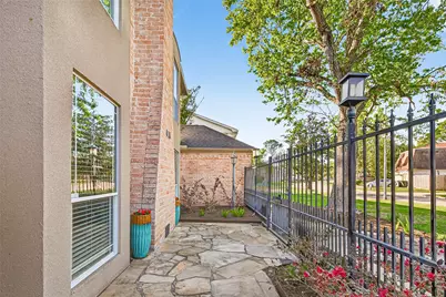 415 Lakeside Estates Drive, Houston, TX 77042 - Photo 3