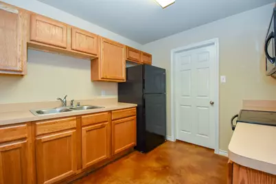 1107 Parkhurst Avenue #B, Cleveland, TX 77327 - Photo 7